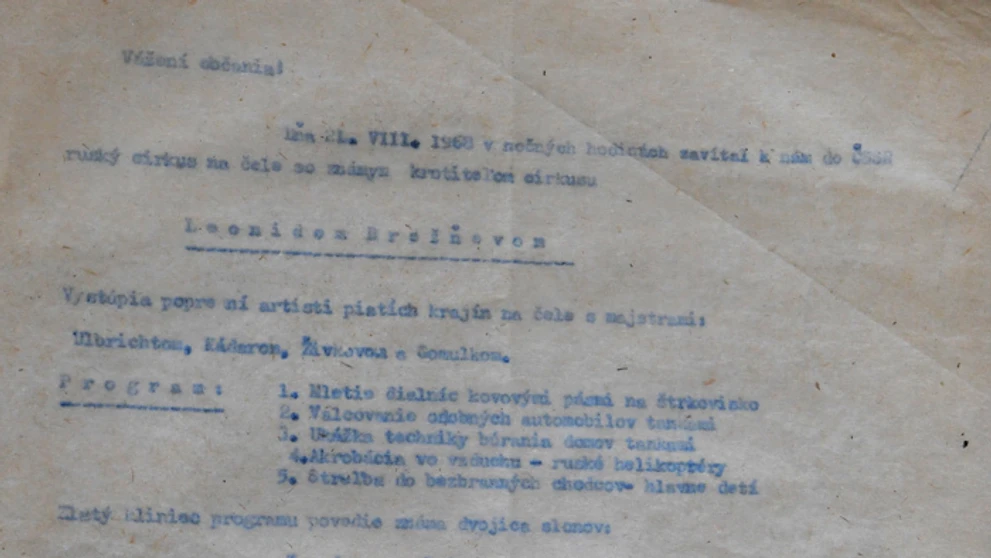 Leták, ktorý ironizuje situáciu v Československu ako keby to bol Brežnevov cirkus.