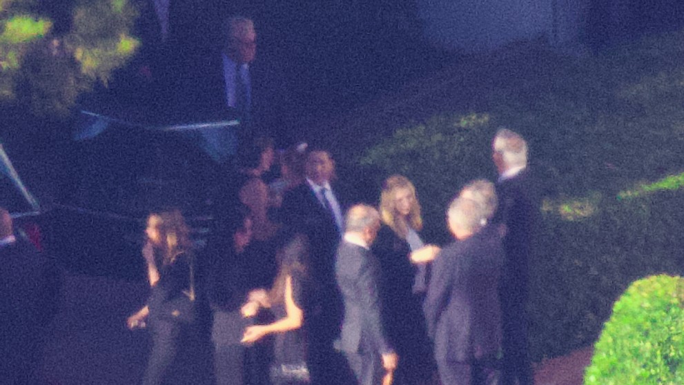 Herci zo seriálu Priatelia sa prišli rozlúčiť s Matthewom Perrym