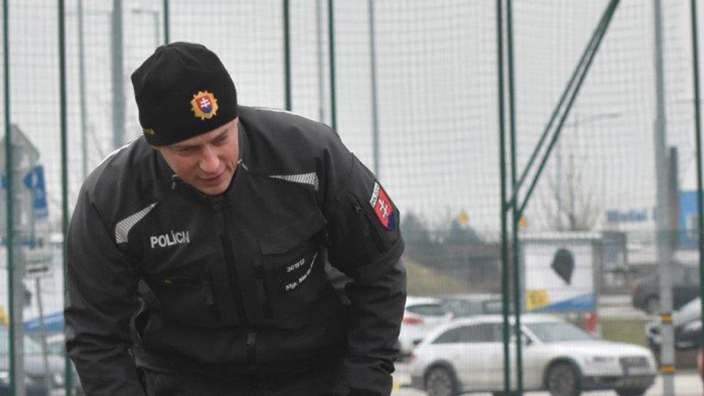 Rita Ora so svojim psovodom.