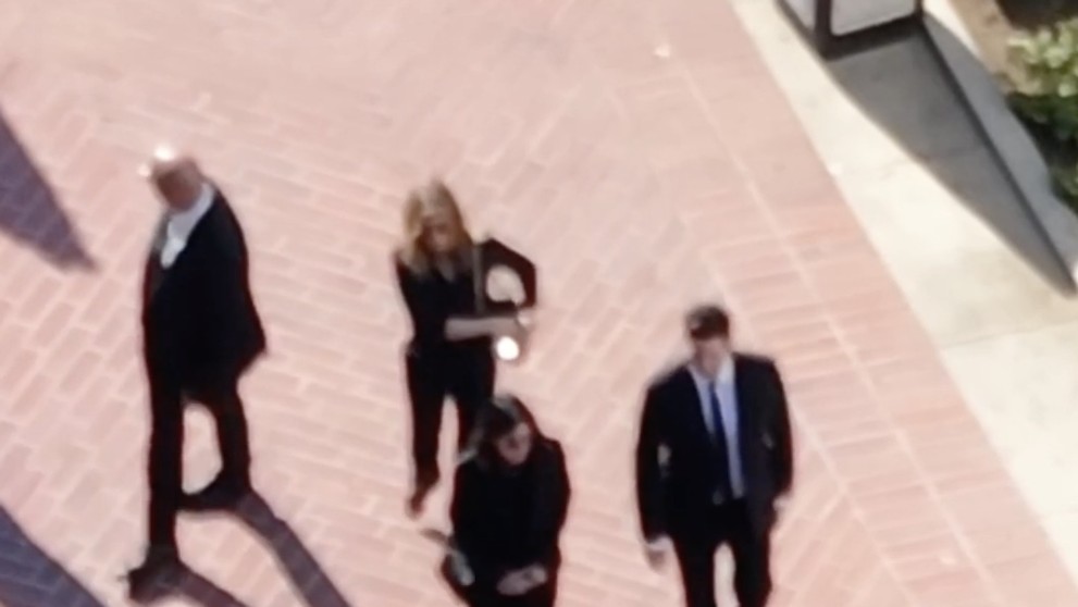 Posledné zbohom hercovi Matthewovi Perrymu prišli dať aj herci zo seriálu Priatelia