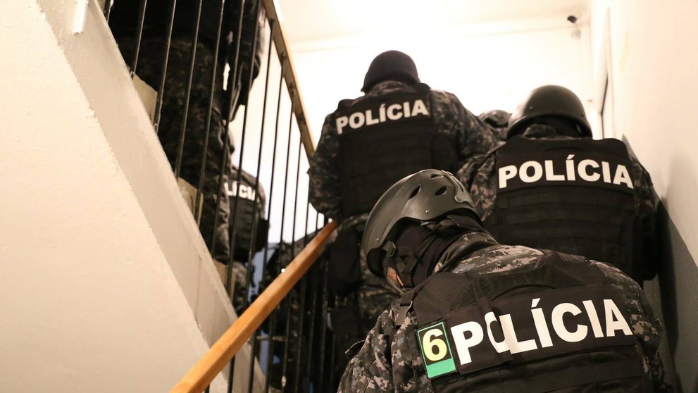 Policajný zásah NAKA v Dunajskej Strede.