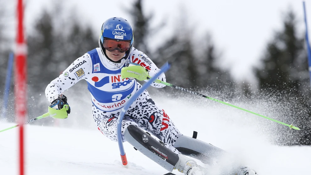 Veronika Velez-Zuzulová  počas 1. kola slalomu Svetového pohára v talianskej Santa Caterine.