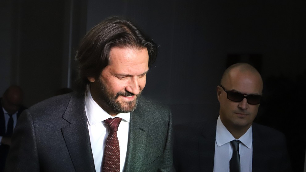 Robert Kaliňák, ako advokát obvineného Radka Kuruca, prichádza na Špecializovaný trestný súd v BB