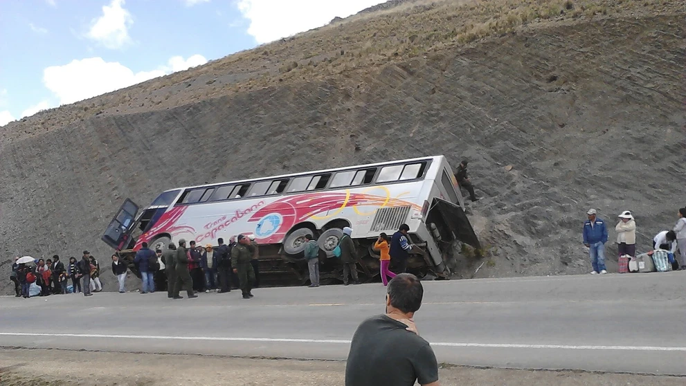 Havária autobusu v Bolívii