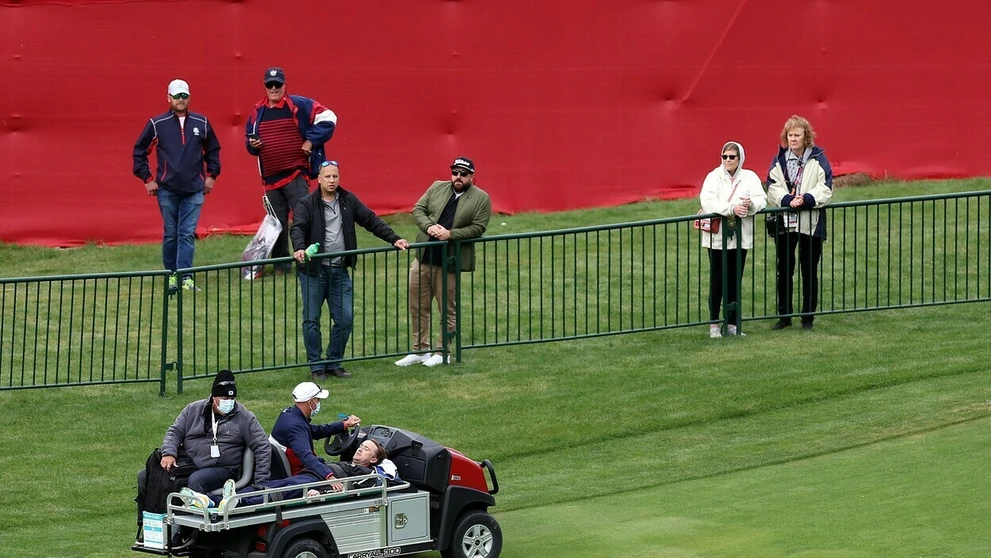 Tom Felton skolaboval počas golfového turnaja. Následne ho odviezli z ihriska