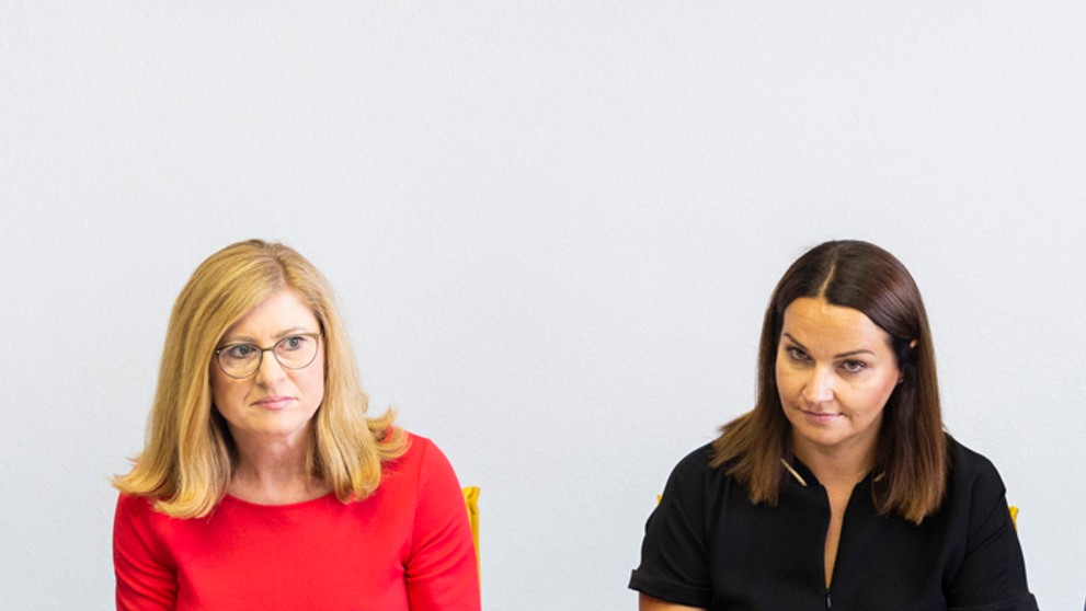 Na archívnej snímke Gabriela Matečná a Adriana Šklíbová.