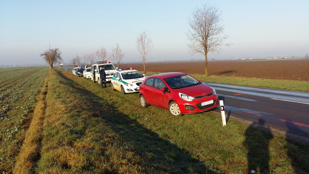 Hrôzostrašná zrážka kamióna s osobným autom