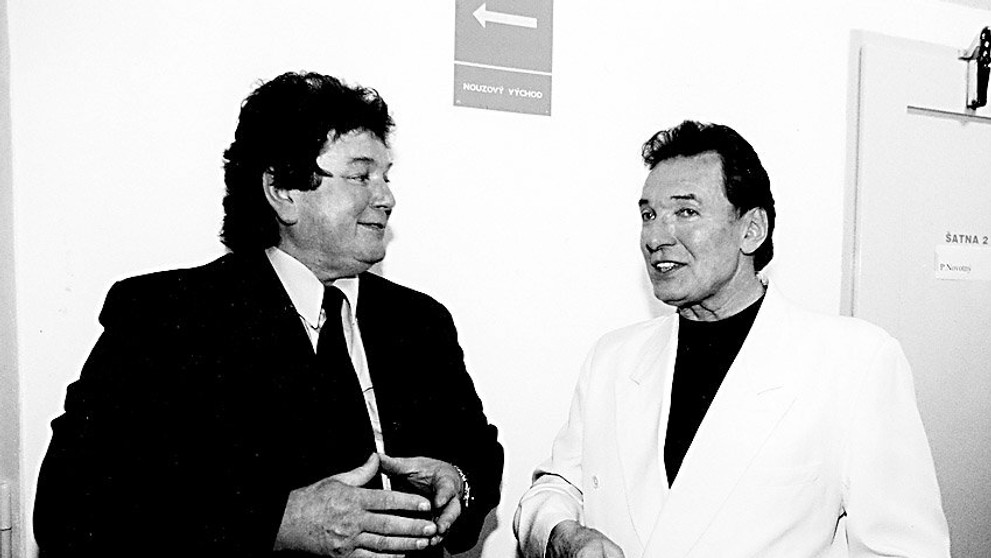 Karel Gott v plavkách