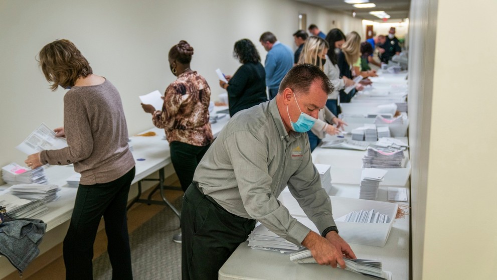Statočný a krásna - Cahide (Sezin Akbaşoğulları)