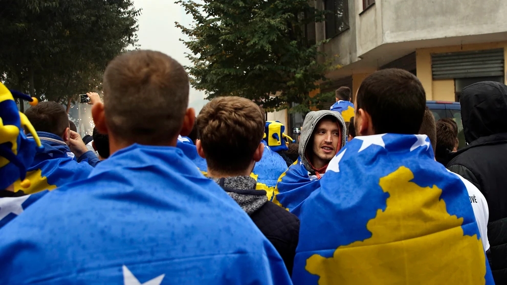 Priaznivci Kosova pred duelom kvalifikácie proti Chorvátsku.