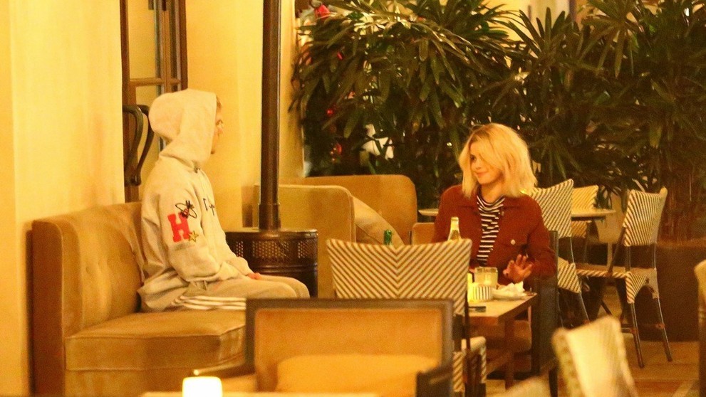 Ed Sheeran vo videoklipe ku skladbe Perfect