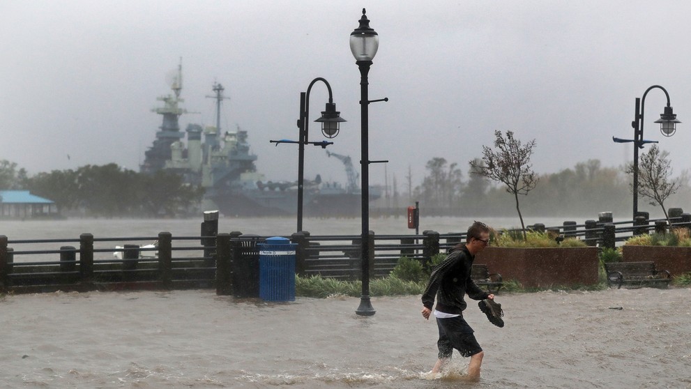 Hurikán Florence zasiahol pobrežie USA
