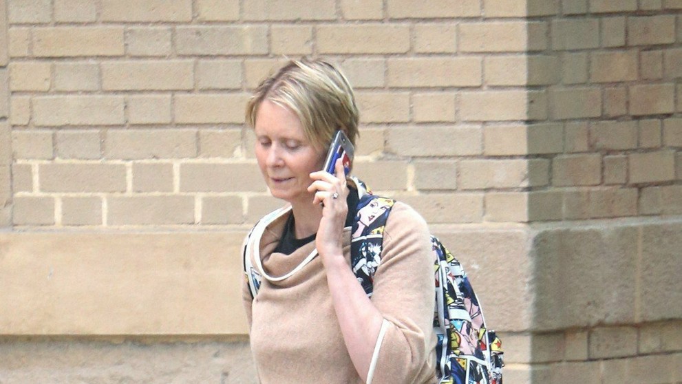 Cynthia Nixon v uliciach New Yorku.