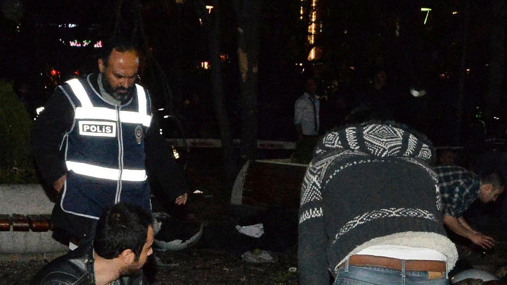 Výbuch v Ankare neprežilo 37 ľudí.