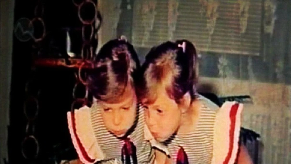 Veronika a Daniela Nízlové s narodeninovou tortou