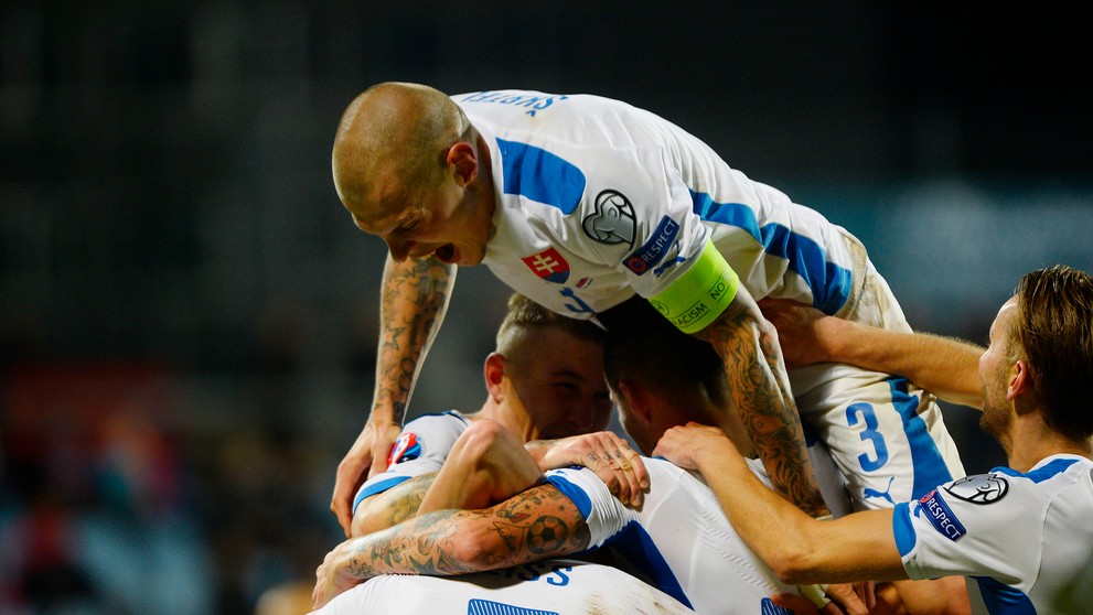 Gólová radosť futbalistov Slovenska s kapitánom Martinom Škrtelom.