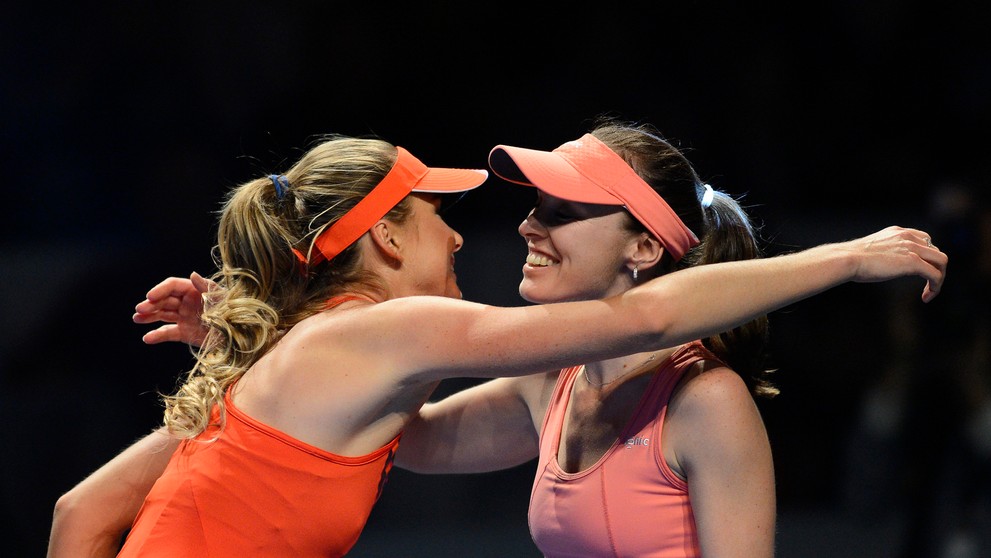 Martina Hingisová a Daniela Hantuchová počas exhibičného zápasu 6. ročníka Tennis Classic.