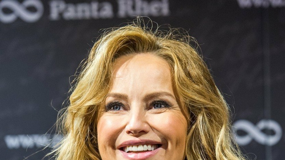 Adriana Sklenaříková-Karembeu