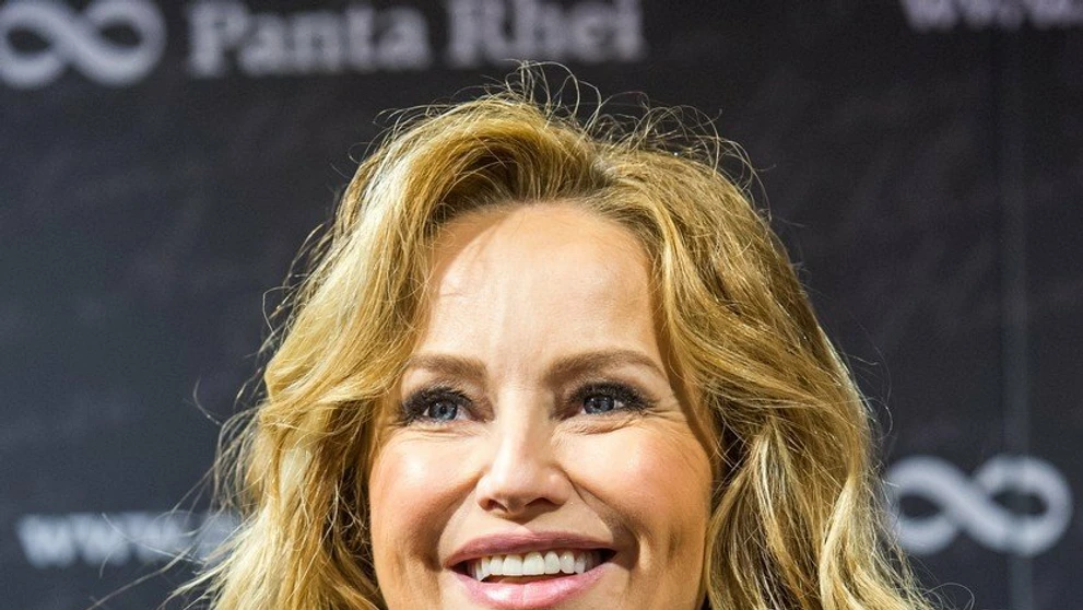Adriana Sklenaříková-Karembeu