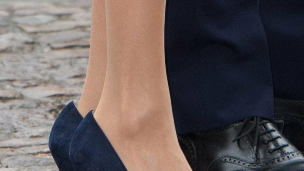 Meghan Markle a jej väčšie topánky. 