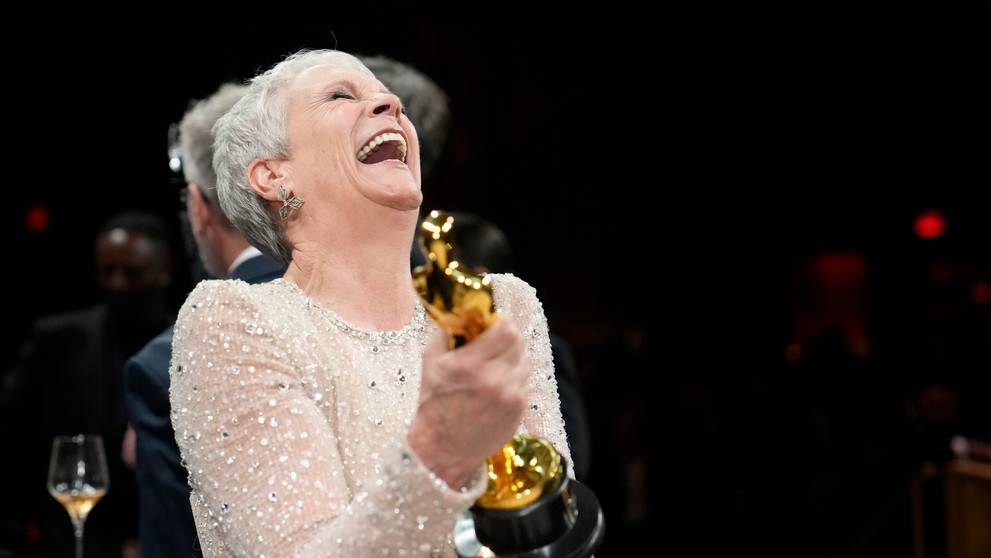 Na snímke ocenená Jamie Lee Curtis.