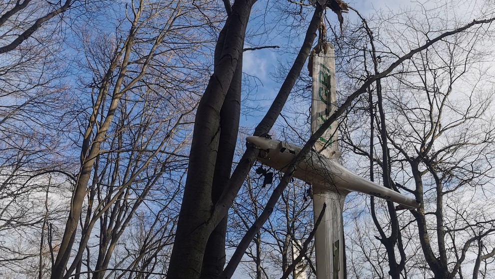 Havarovaný vetroň.