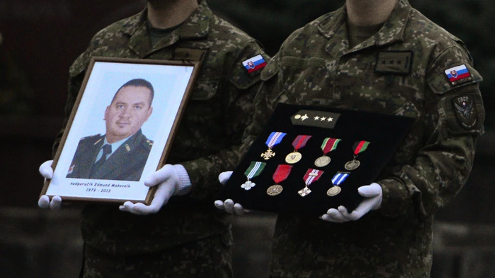 Posledná rozlúčka s kapitánom (nadporučík povýšený in memoriam) Edmundom Makovníkom