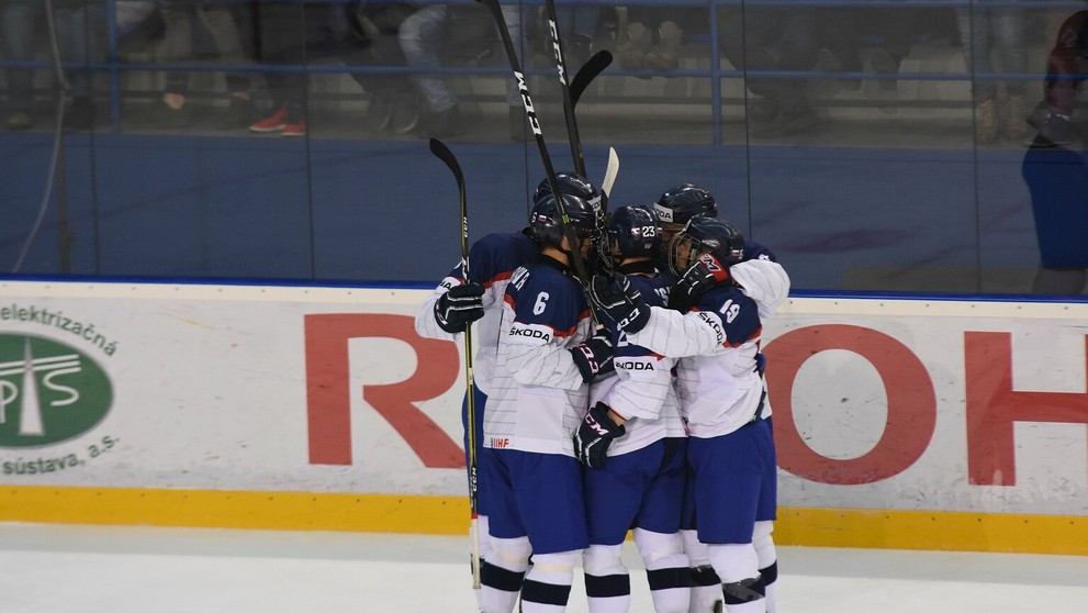 Gólová radosť SR do 18 rokov počas štvrťfinále MS proti Rusku.