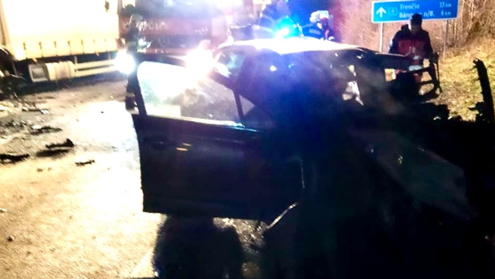 Smrteľná nehoda pred obcou Brezolupy.