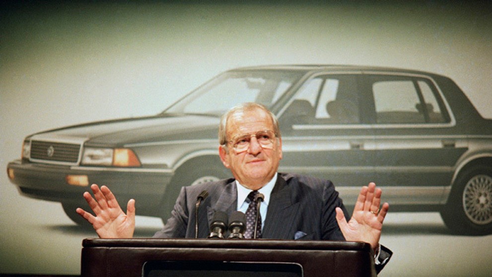 Na snímke automobilky Ford je športový automobil Ford Mustang Convertibile z roku 1983.