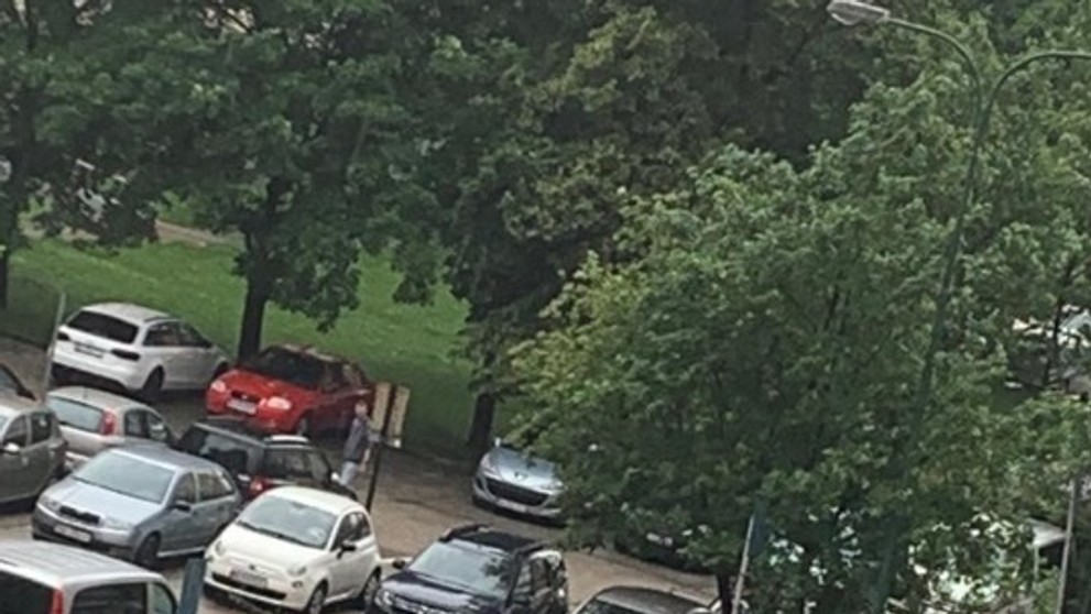 Uprostred Ladislav Nagy počas rozlúčky s kariérou po zápase s Dánskom na MS 2019.