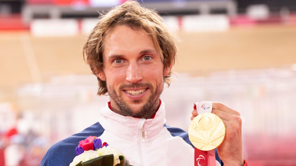 Jozef Metelka so zlatou medailou na PH 2020, ktorú obhájil z Ria.