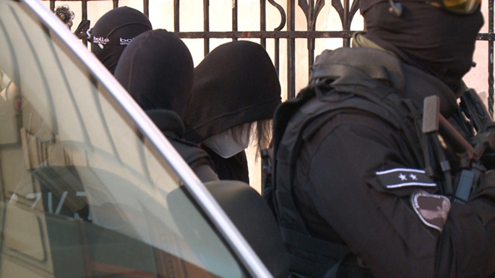 Alena Zsuzsová prichádza na ŠTS v Banskej Bystrici.