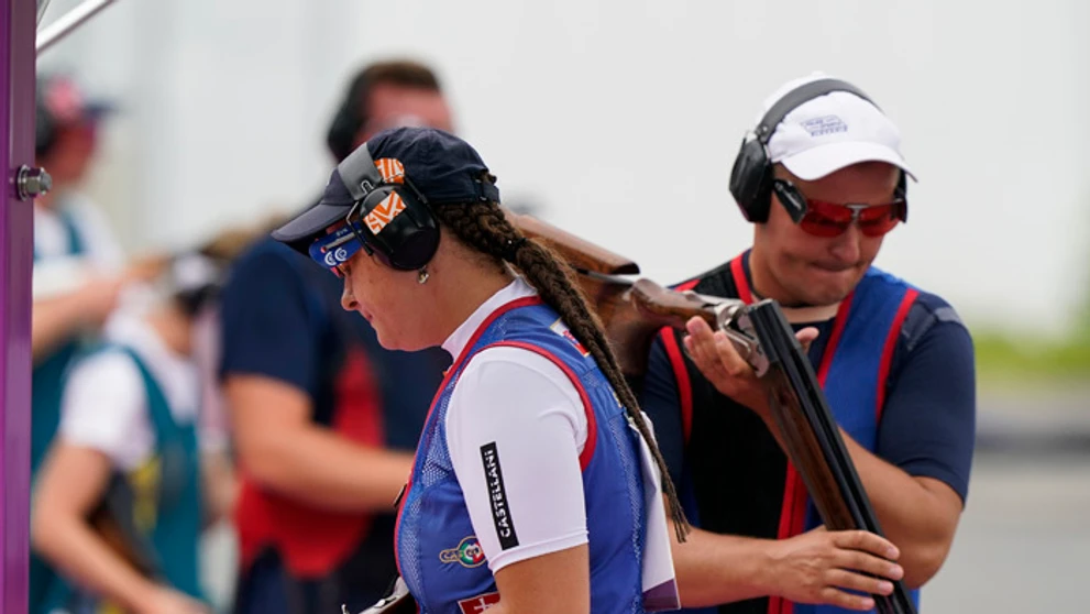 Jana Špotáková a Marián Kovačócy v mixe v trape na OH v Tokiu.