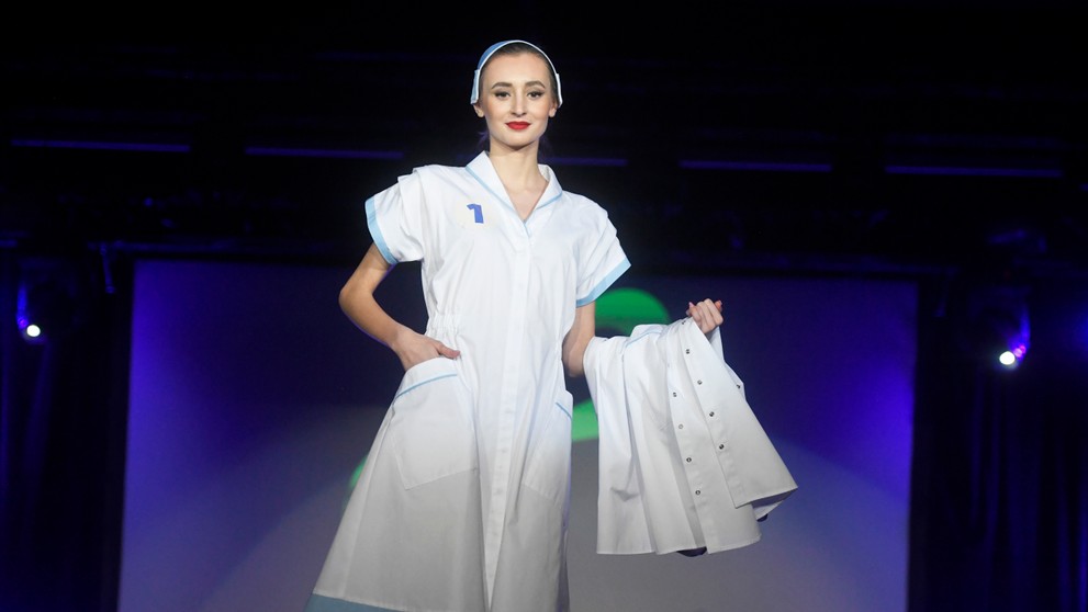 Slávnostné predstavenie uniformy slovenských sestier.