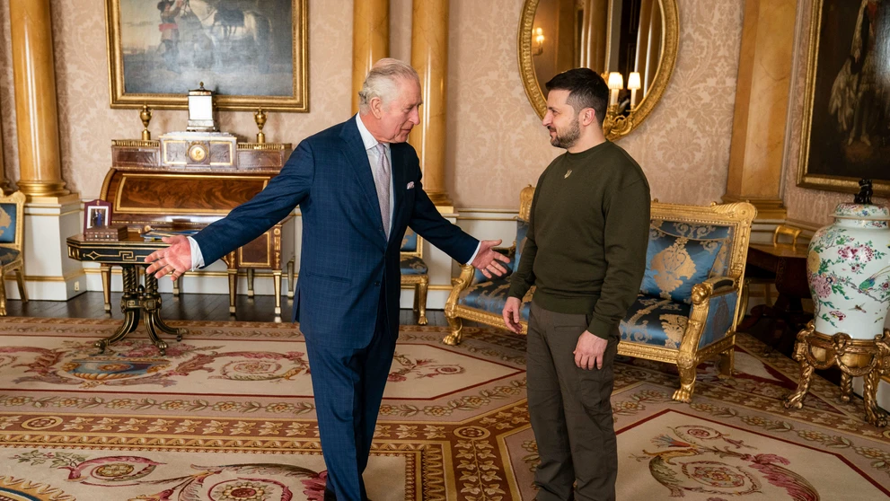 Britský kráľ Karol III. a ukrajinský prezident Volodymyr Zelenskyj počas audiencie v Londýne.