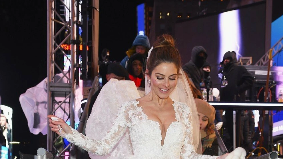 Maria Menounos sa vydala