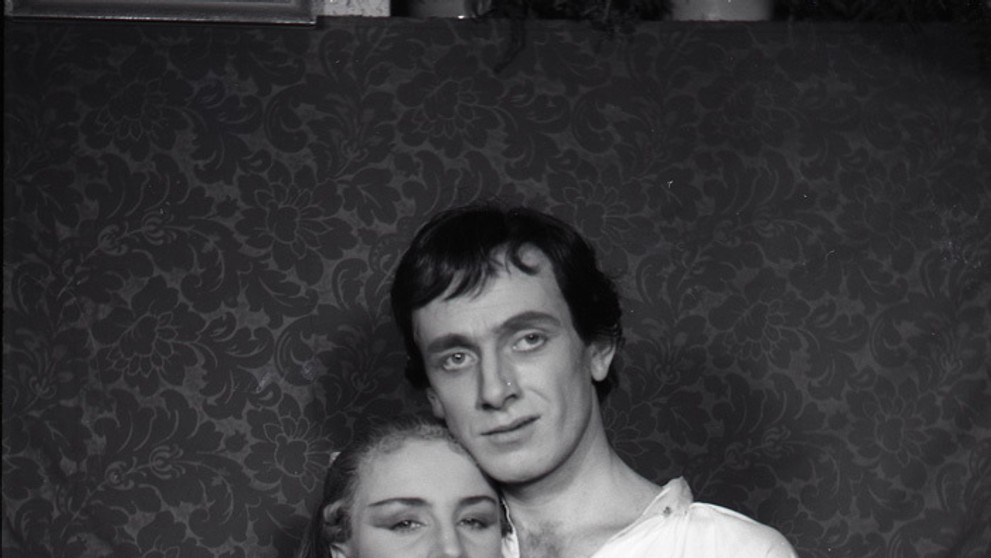 Karol Machata (Karol Moor) s Máriou Kráľovičovou (Amália von Edelreich) v inscenácii Zbojníci. ( 17. decembra  1955).