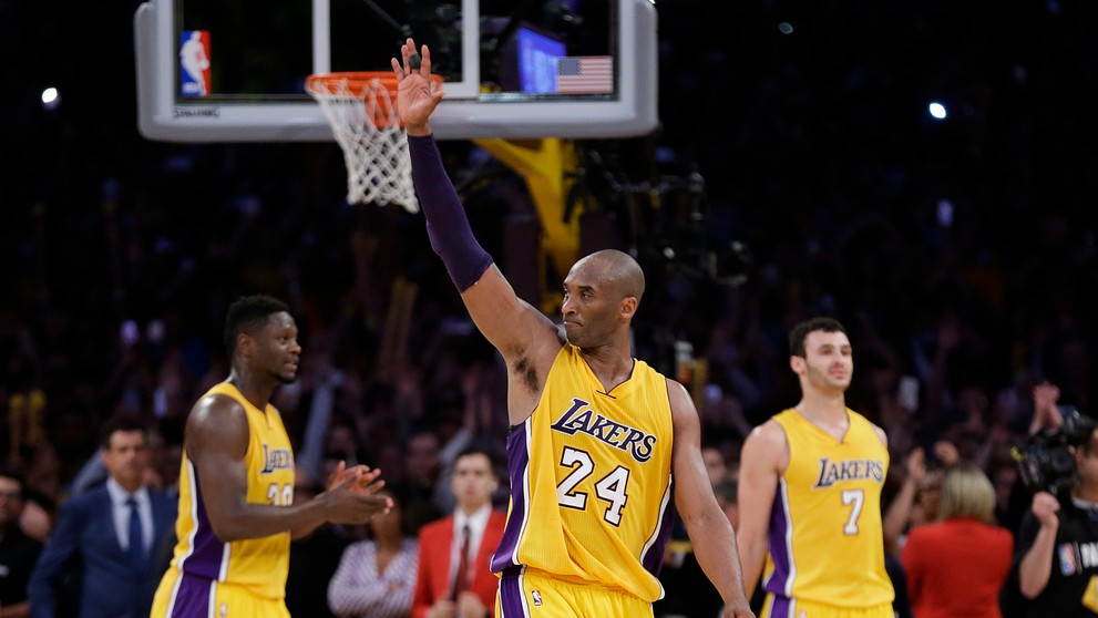 Kobe Bryant sa s kariérou v NBA rozlúčil vo veľkom štýle - 60 bodmi.