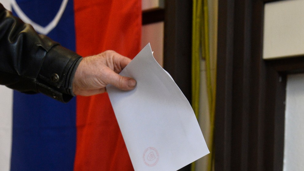 Prví voliči už prišli odovzdať svoj hlas