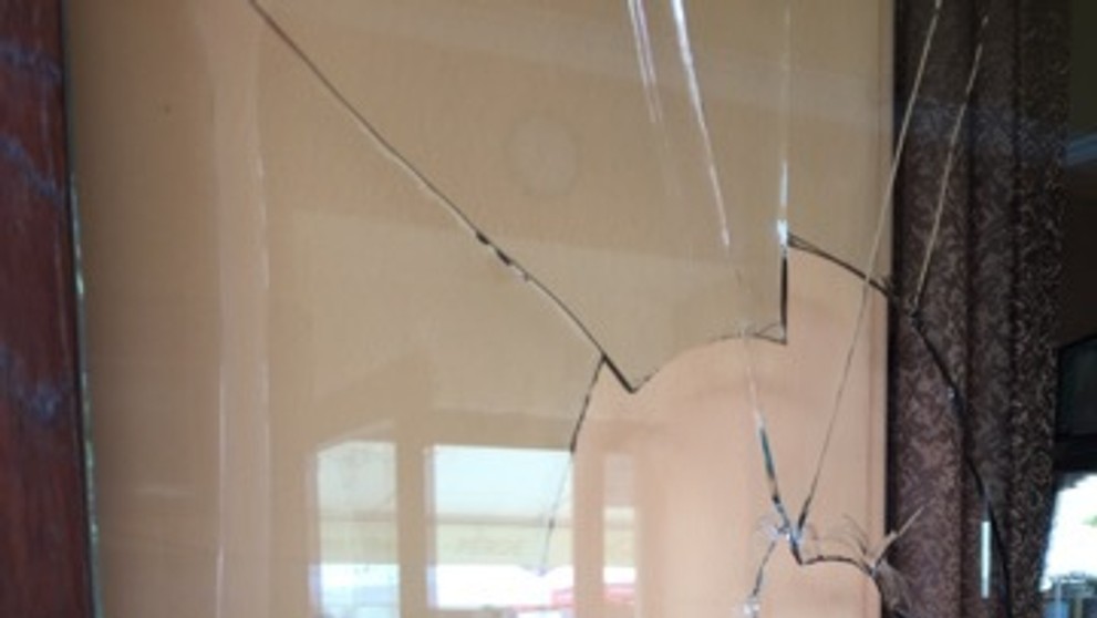 Rozbitý výklenok v reštaurácii v Piešťanoch.