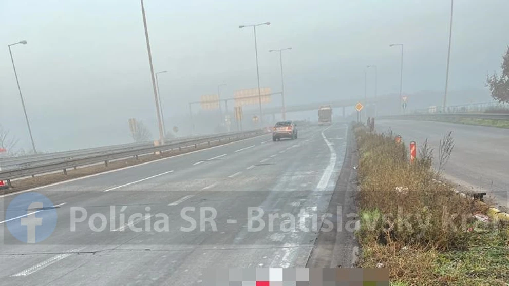Bezvláne telo ležalo na ceste v pripájacom jazdnom pruhu diaľnice D2 v smere na Slovensko 
