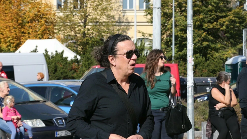 Richard Genzer na pohrebe Jana Kočku ml.