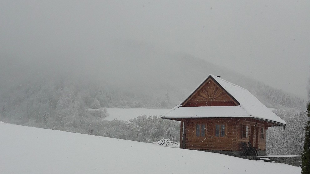 Na Slovensku opäť napadol sneh.