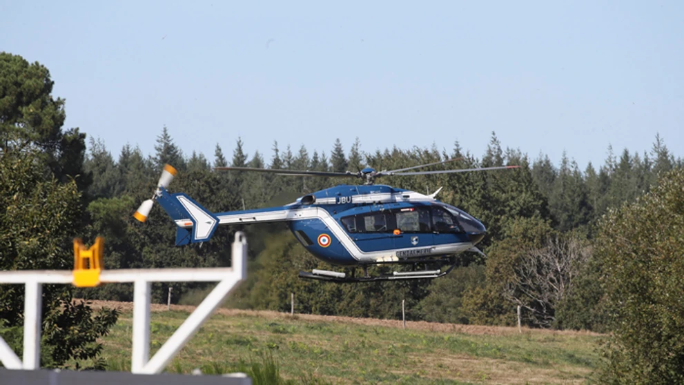 Policajti hladkujú na mieste, kde sa zrútila belgická stíhačka F-16.