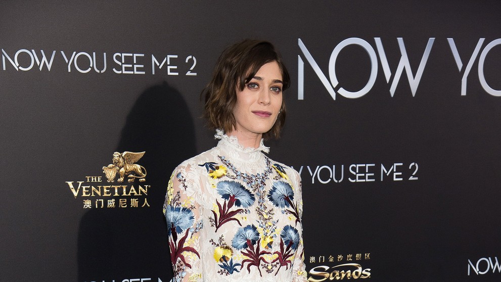 Lizzy Caplan