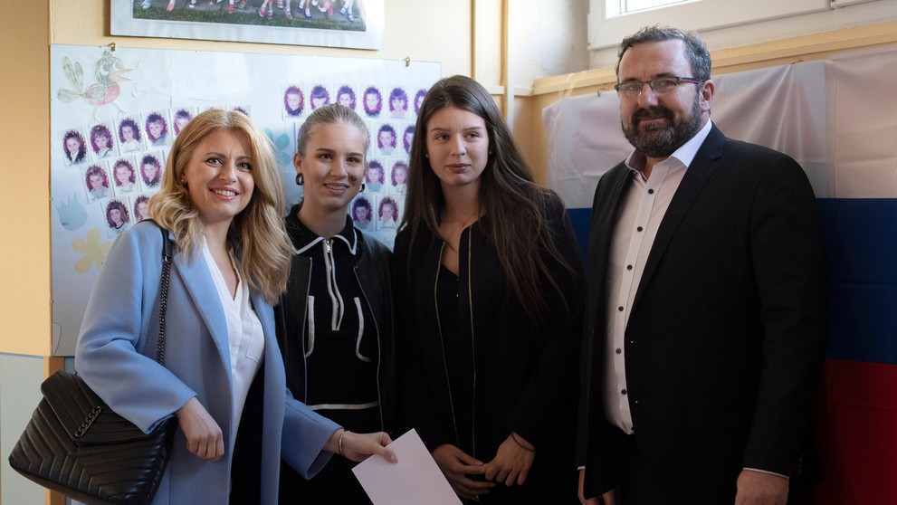 Zuzana Čaputová s dcérou pred voľbami.