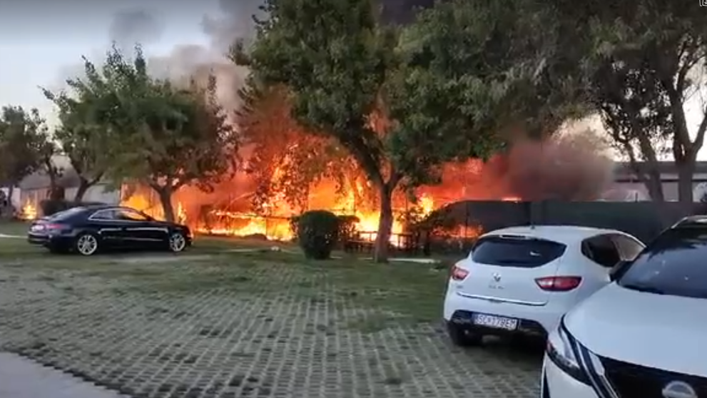 Požiar fóliovníkov v Moste pri Bratislave.