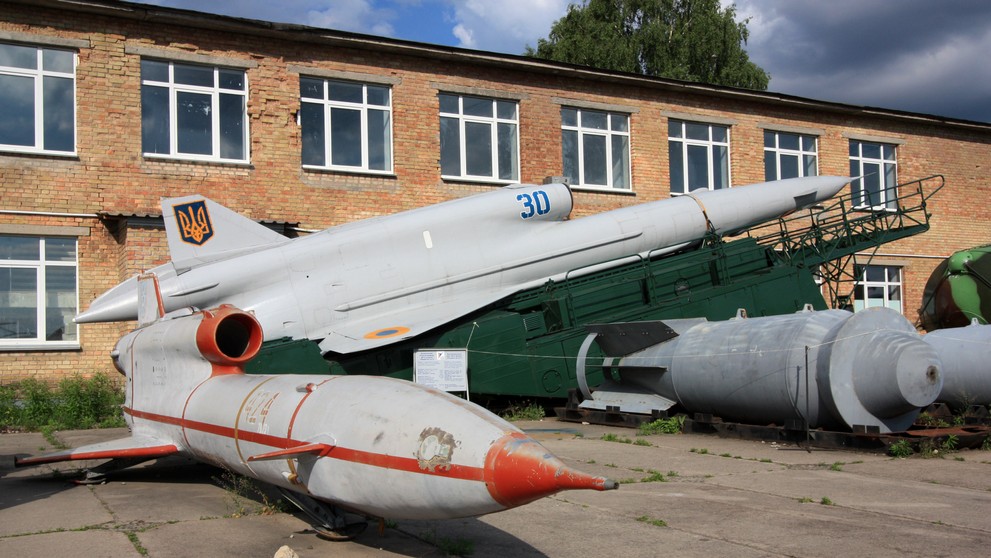 Tupolev Tu-141 