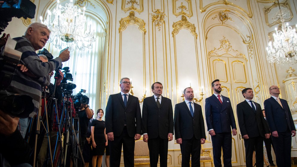 Andrej Bičan, Sväťo Malachovský a Lenka Vavrinčíková v druhej sérii.